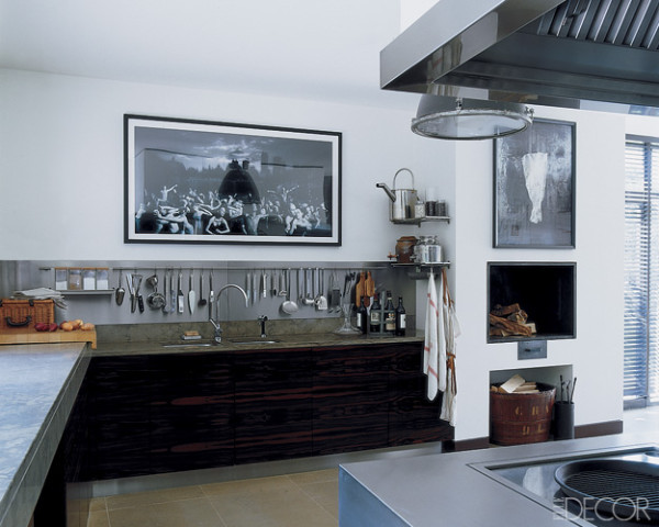 more_kitchen_artwork_no_cabinets_elle_decor.jpg